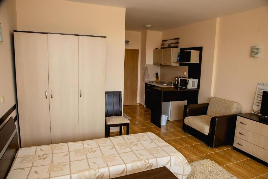 Bright Studio With Parking & Pool Sveti Vlas Dış mekan fotoğraf